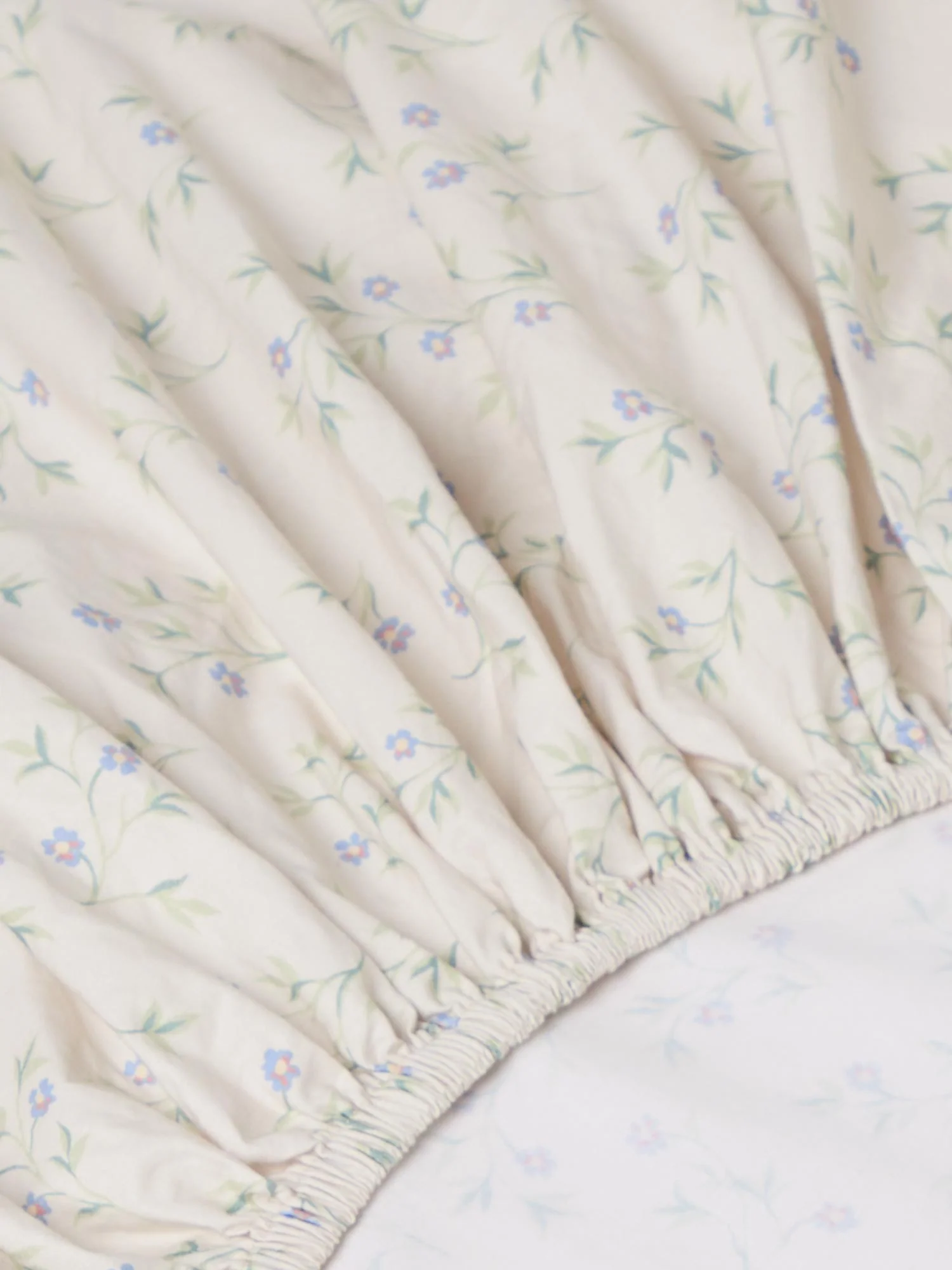 Cream Spring Sprig Cotton Fitted Sheet