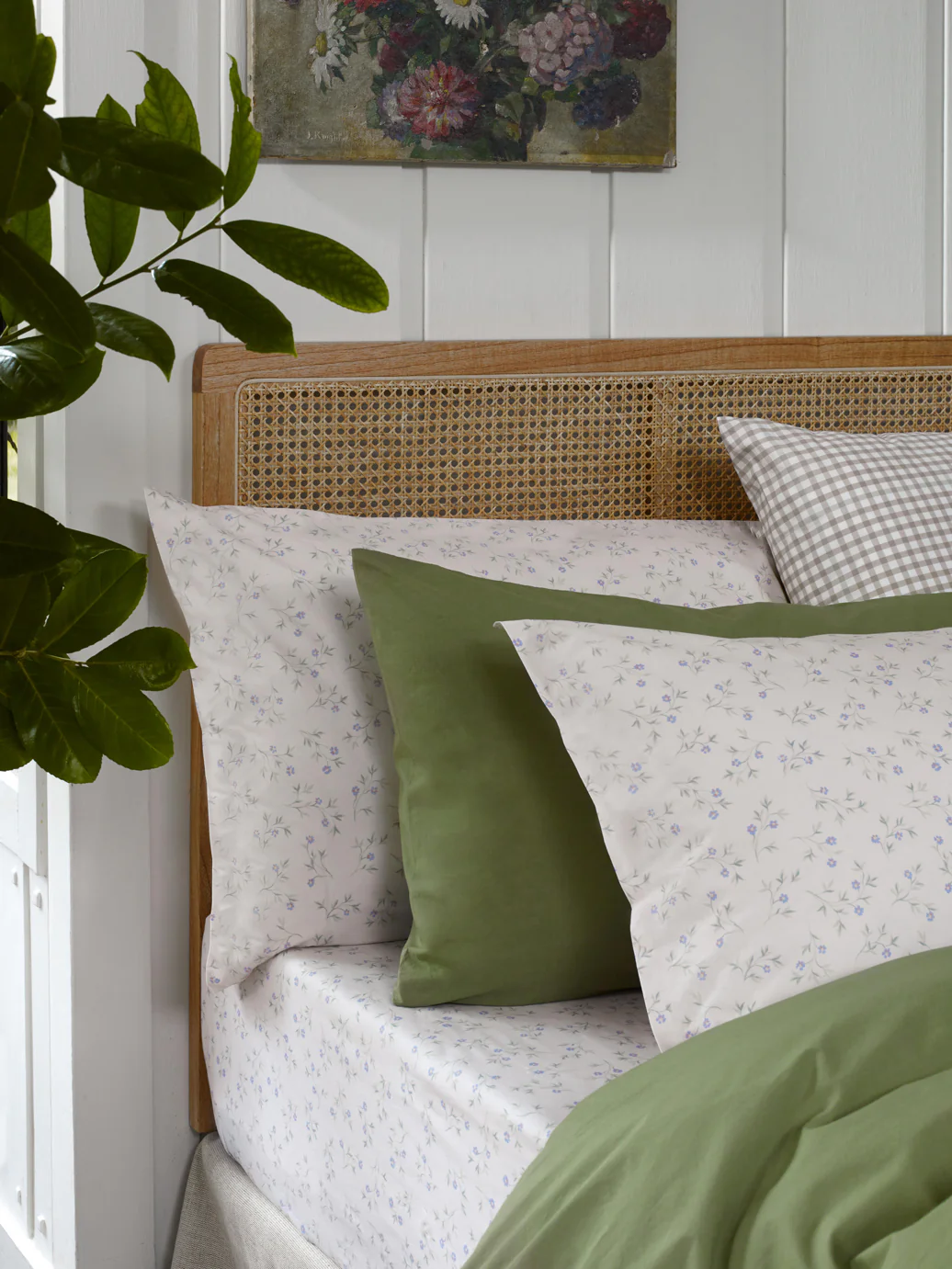 Cream Spring Sprig Cotton Pillowcases (Pair)