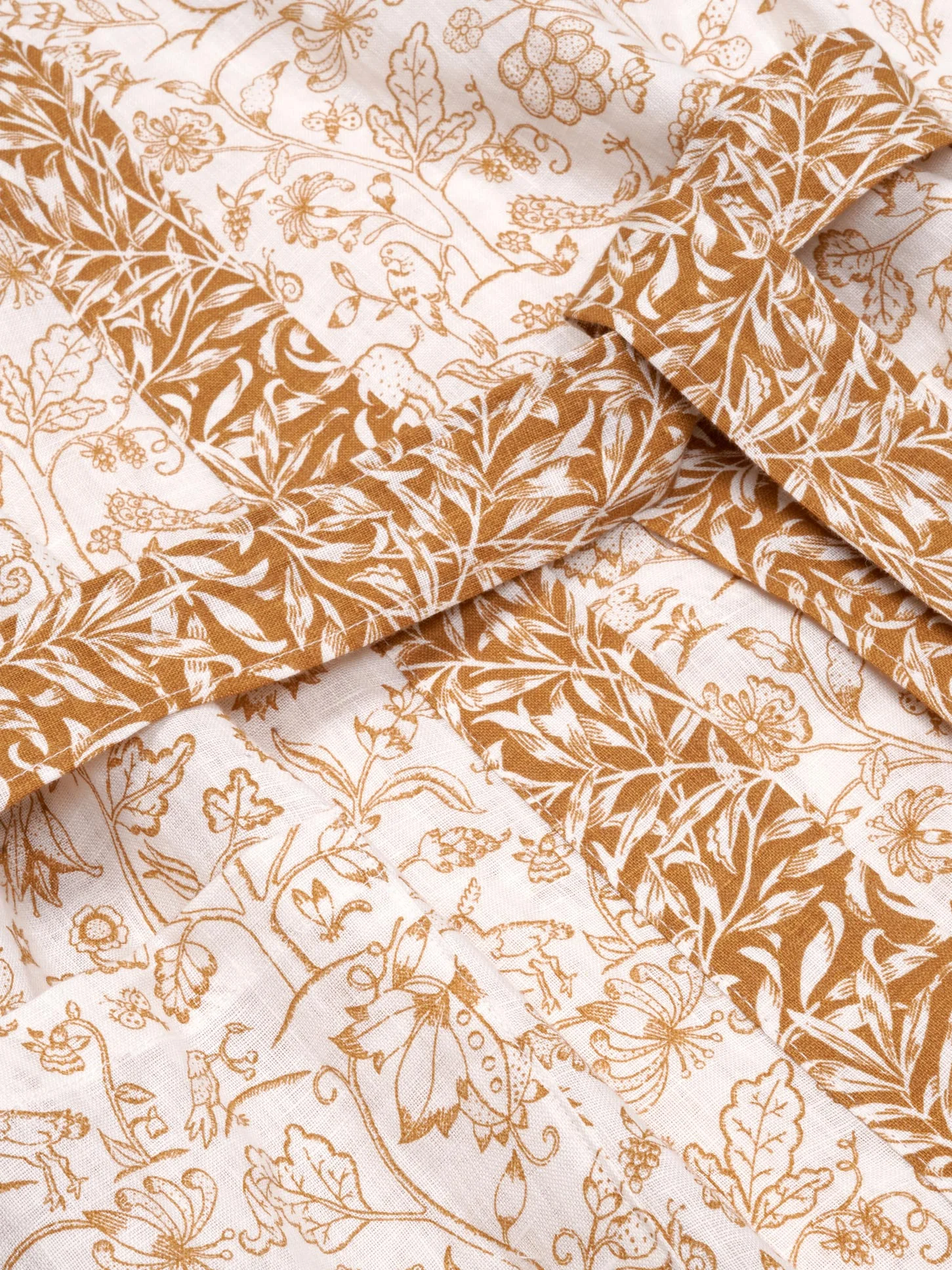 Ernest White Middlemore Linen Robe - Image 4