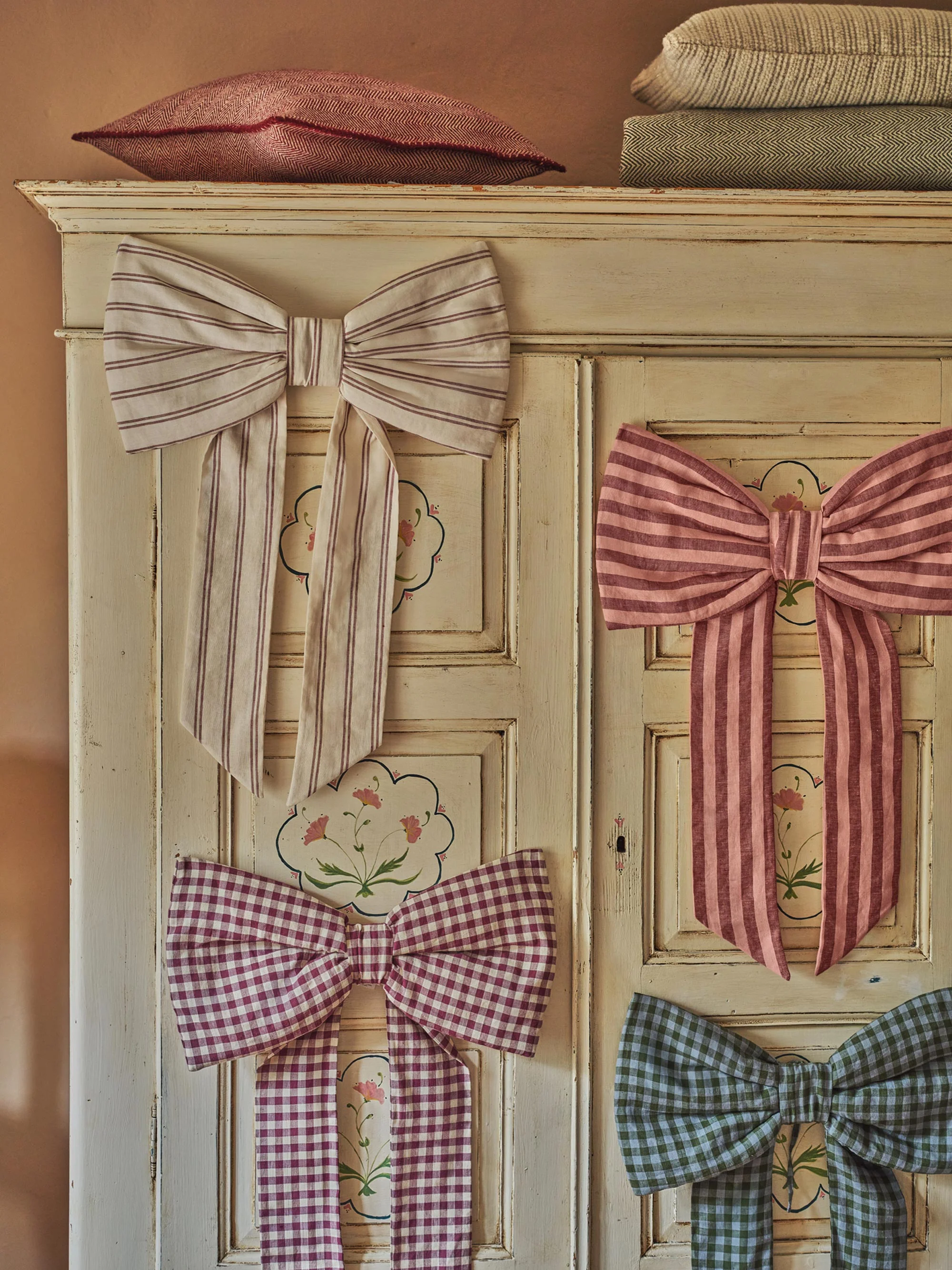 Rhubarb Kemptown Stripe Linen Blend Bow - Image 2